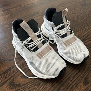 On Running Women's Athletic Shoes - White and Tan